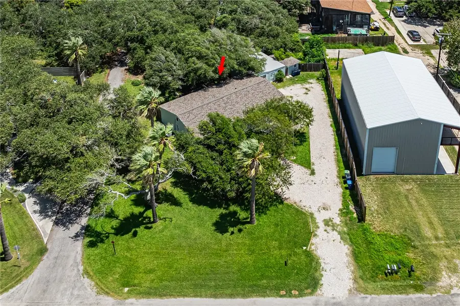 1604 Victoria Avenue, Rockport, TX 78382 - Image #2