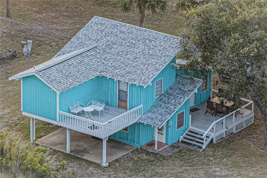 134 Live Oak Street, Rockport, TX 78382 - Image #2