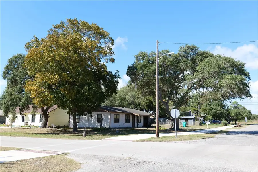 1315 W Goodnight Avenue, Aransas Pass, TX 78336 - Image #2