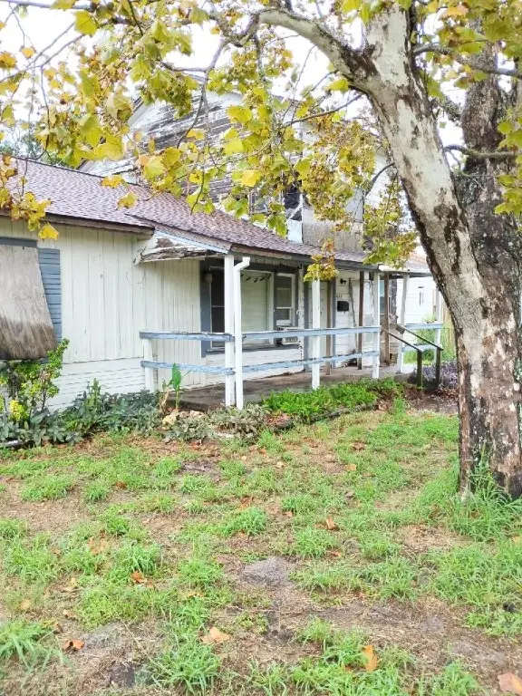 435 W Deberry Avenue, Aransas Pass, TX 78336 - Image #1