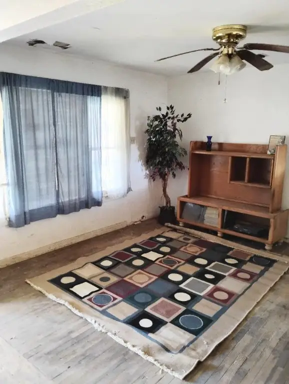 435 W Deberry Avenue, Aransas Pass, TX 78336 - Image #2