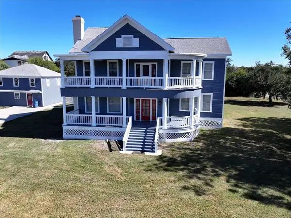 909 Power Street, Refugio, TX 78377