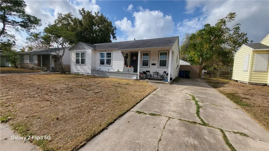 4221 Lowman Street, Corpus Christi, TX 78411 - Image #2