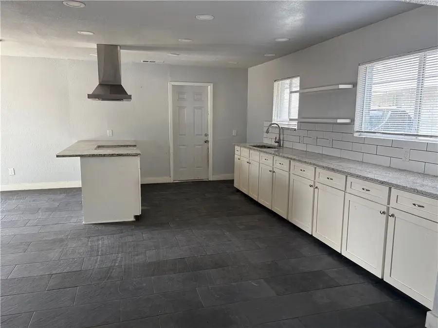 4013 Kingston Drive, Corpus Christi, TX 78411 - Image #2