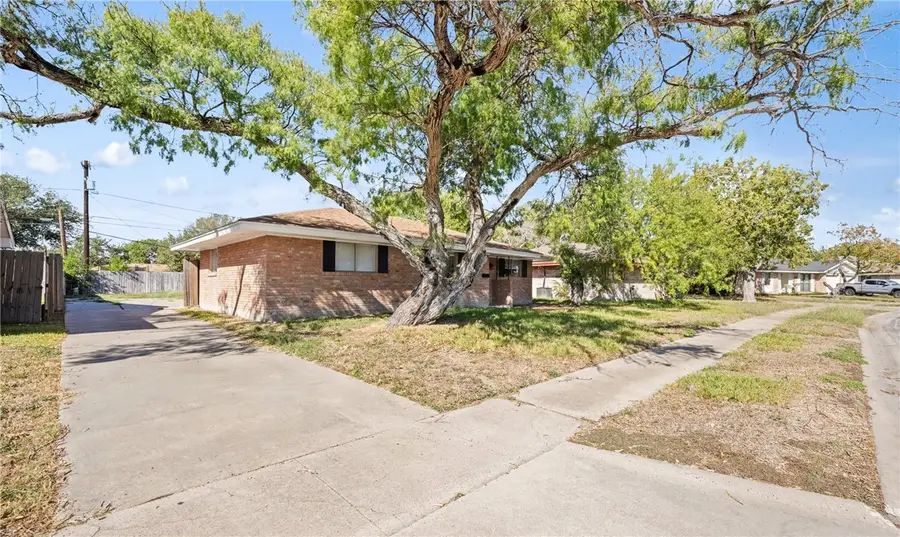 1713 Dallas Street, Portland, TX 78374 - Image #2