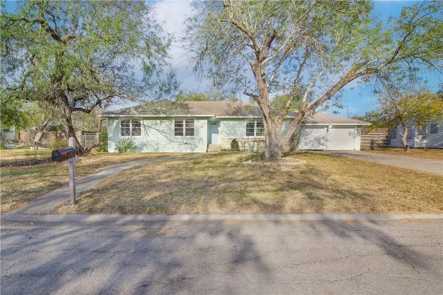 623 Field Avenue, Taft, TX 78390 - Image #2
