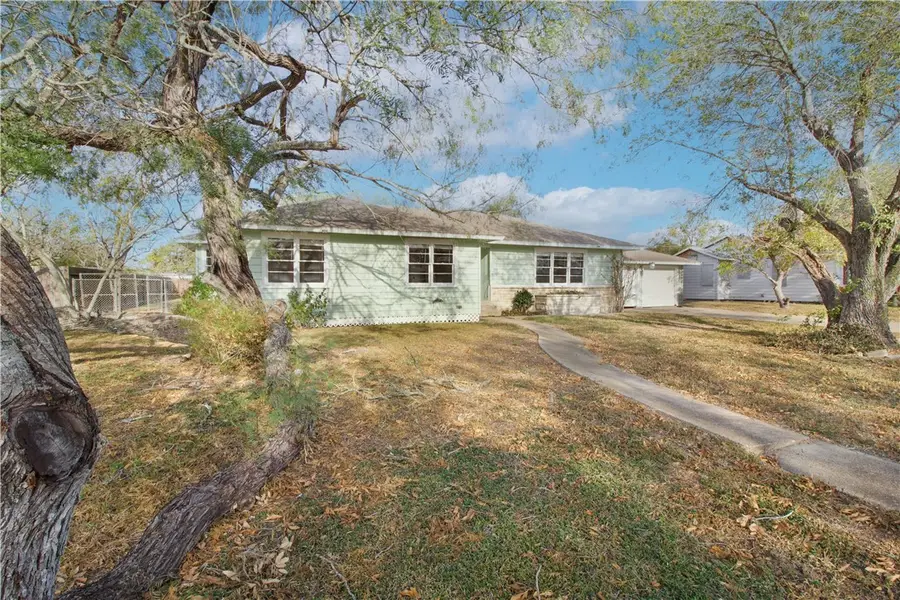 623 Field Avenue, Taft, TX 78390 - Image #3