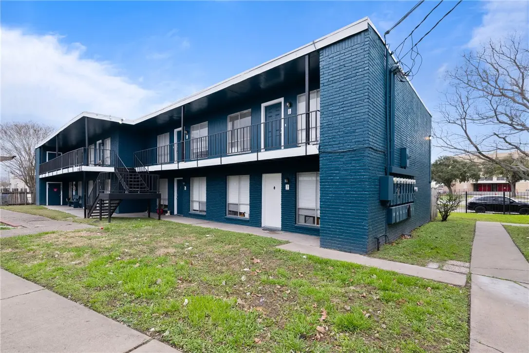 3233 S Staples Street #8, Corpus Christi, TX 78411 - Image #1