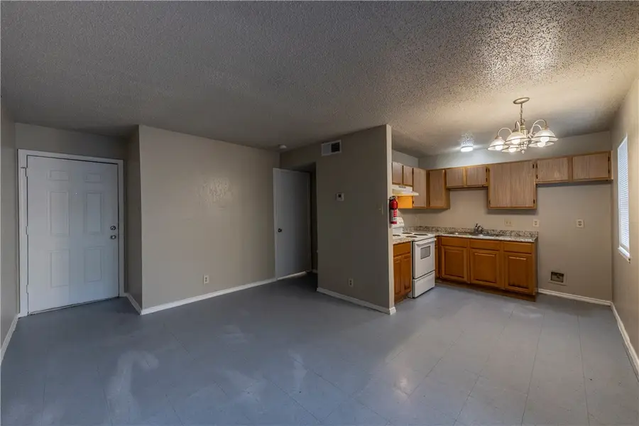 1634 W Woodlawn Avenue, San Antonio, TX 78201 - Image #3