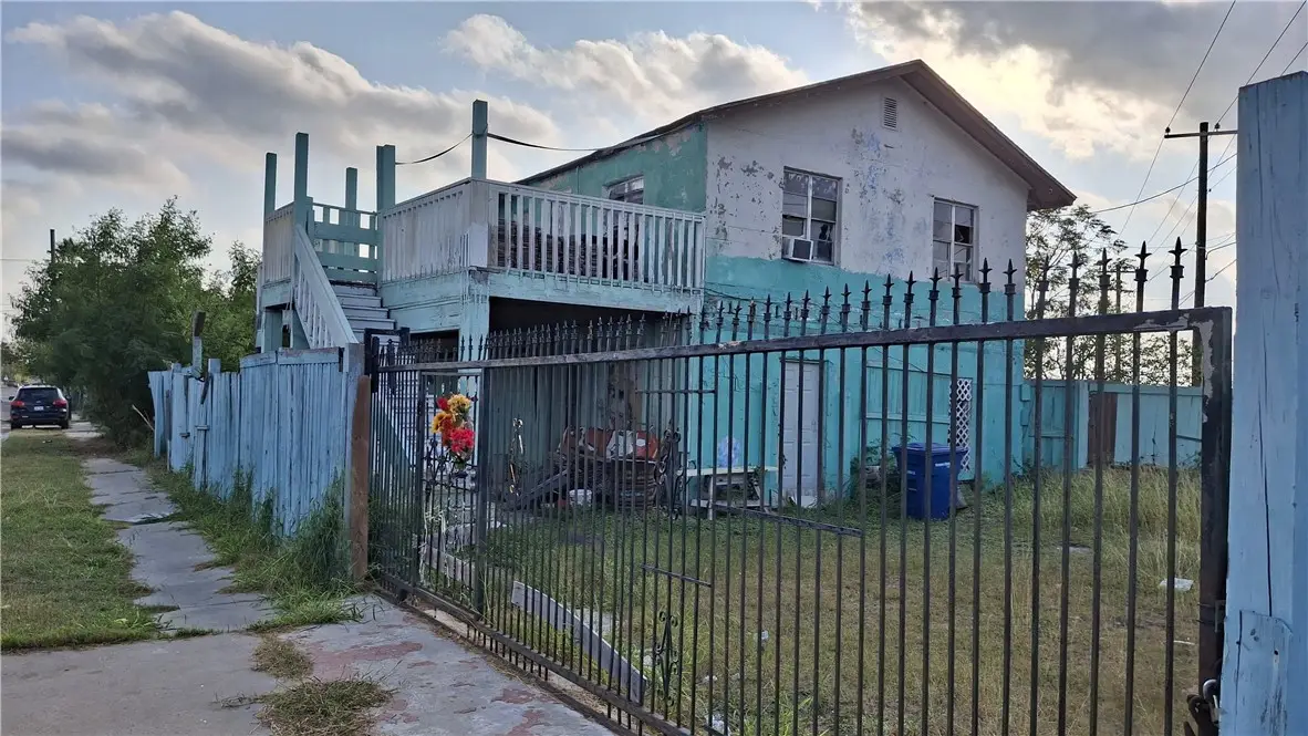 3001 Highland Ave, Corpus Christi, TX 78405 - Image #1