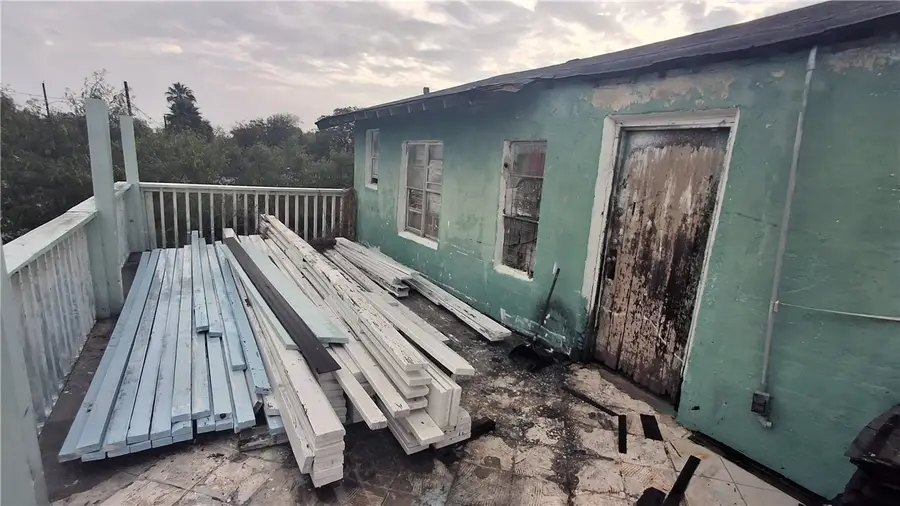 3001 Highland Ave, Corpus Christi, TX 78405 - Image #3