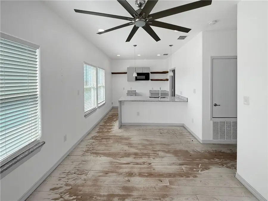 138 W Palm Beach, Port Aransas, TX 78373 - Image #3