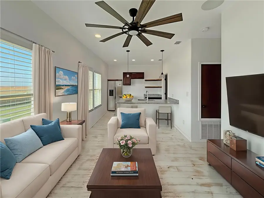 118 W Palm Beach Drive, Port Aransas, TX 78373 - Image #2