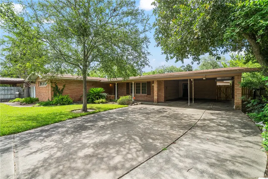 1139 W Lee Avenue, Kingsville, TX 78363 - Image #3