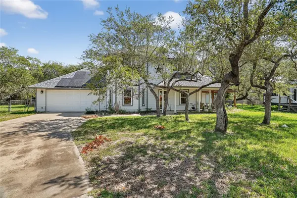 17 Circle Lake Drive, Rockport, TX 78382