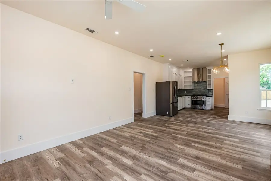 228 E Avenue G, Robstown, TX 78380 - Image #3