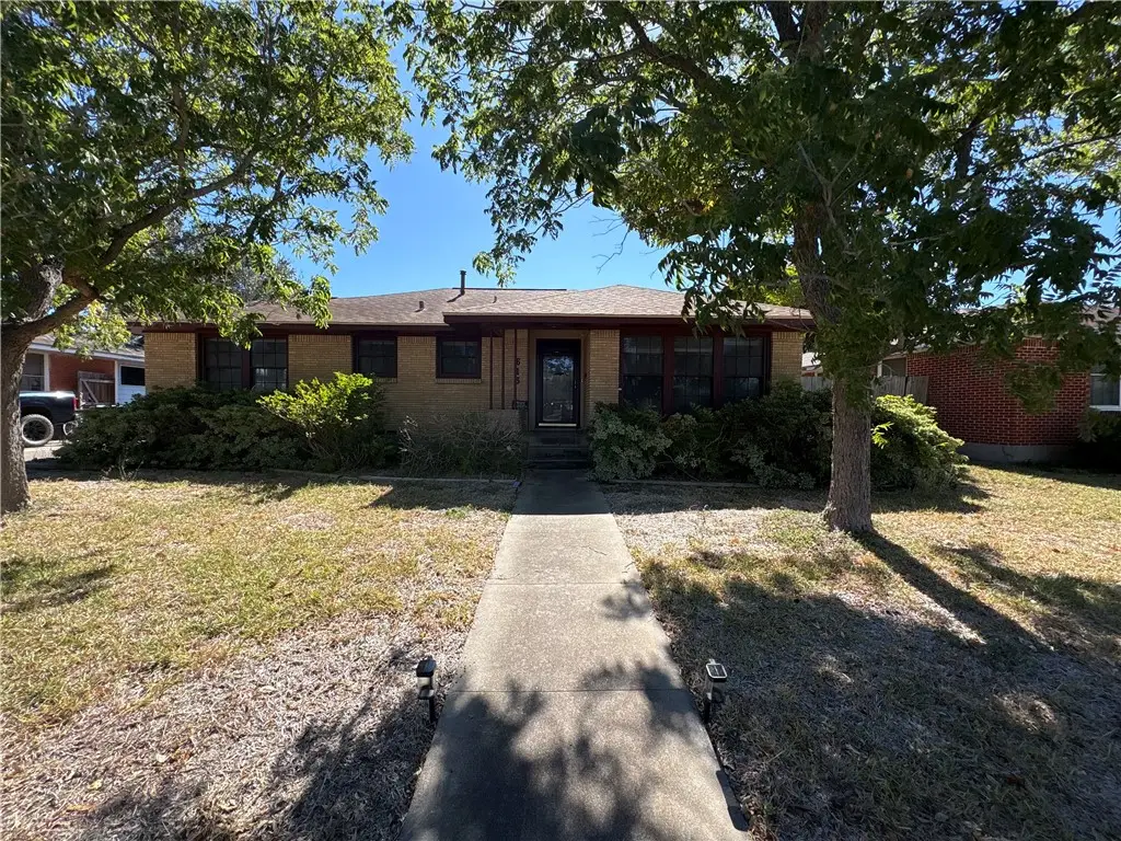 613 Brawner Parkway, Corpus Christi, TX 78411 - Image #1