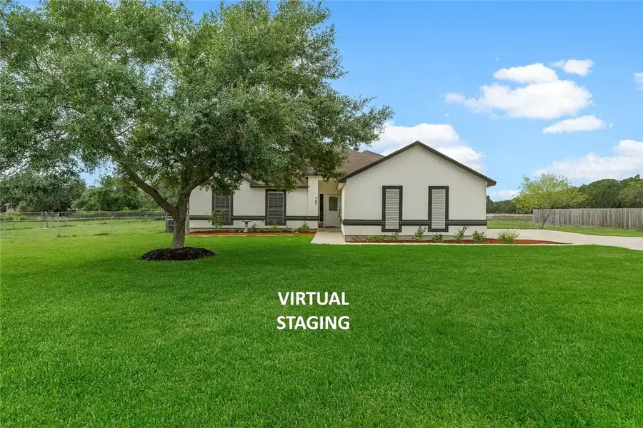 727 W Johnson Avenue, Aransas Pass, TX 78336 - Image #2