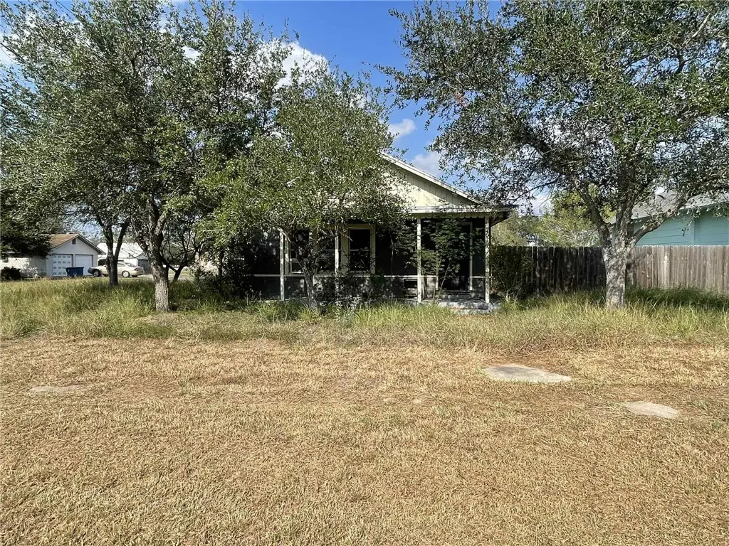 401 E 6th Street, Bishop, TX 78343 - Image #1