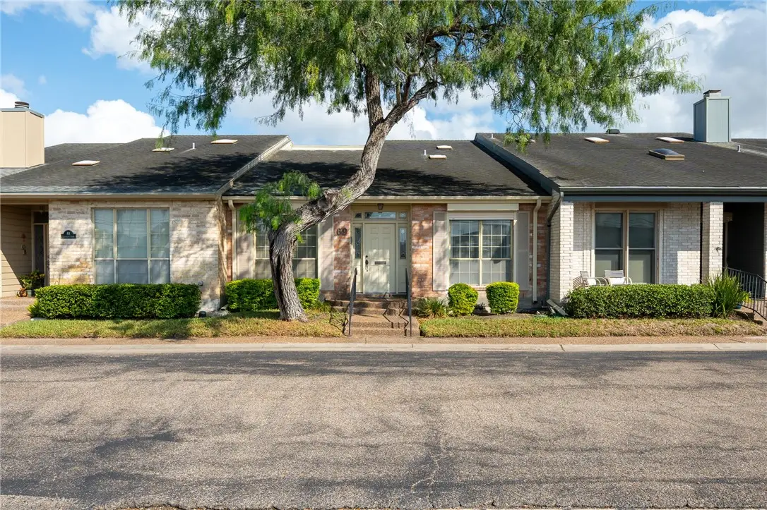 69 Lake Shore Drive, Corpus Christi, TX 78413 - Image #1