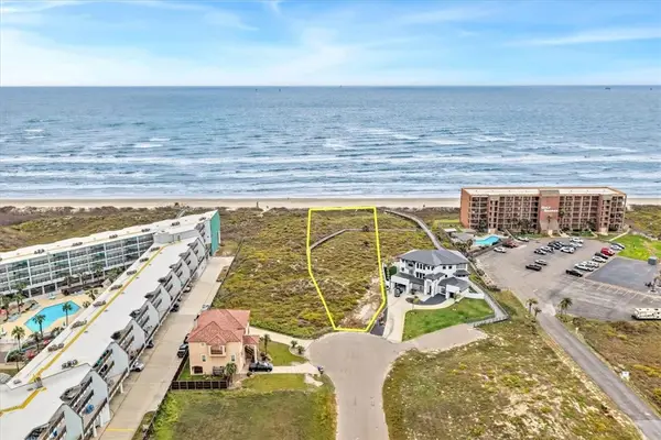 102 Mariners Drive, Port Aransas, TX 78373