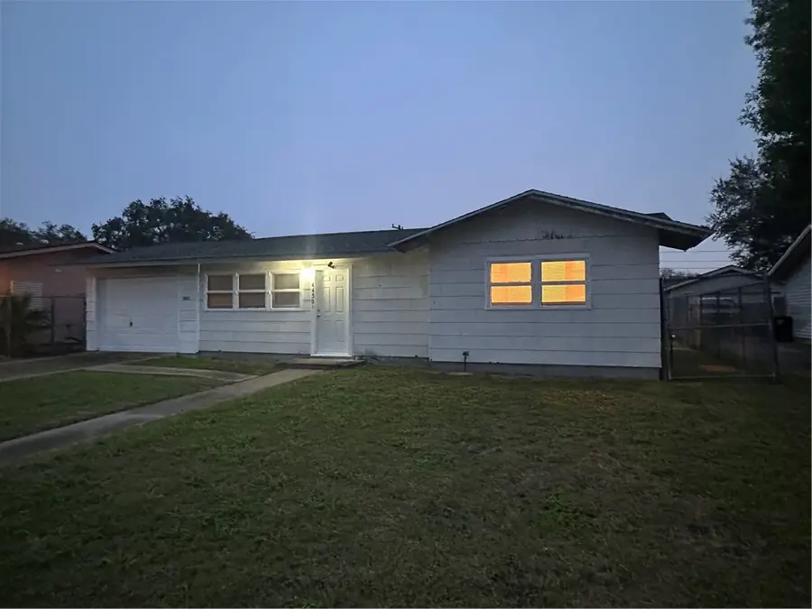4430 Sherwood Drive, Corpus Christi, TX 78411 - Image #2