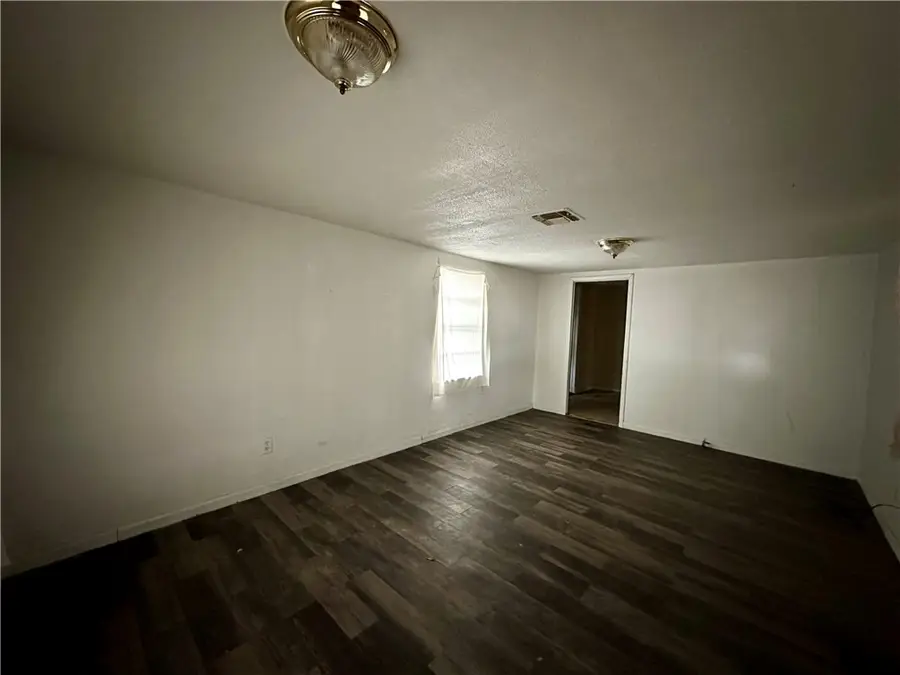 2824 Morris Street, Corpus Christi, TX 78405 - Image #2