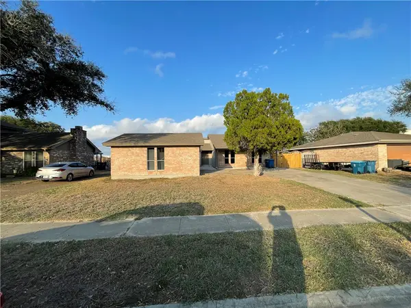 2020 Oak Ridge Drive, Portland, TX 78374