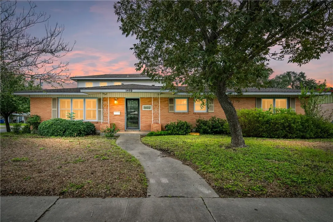1402 Casa Linda Drive, Corpus Christi, TX 78411 - Image #1