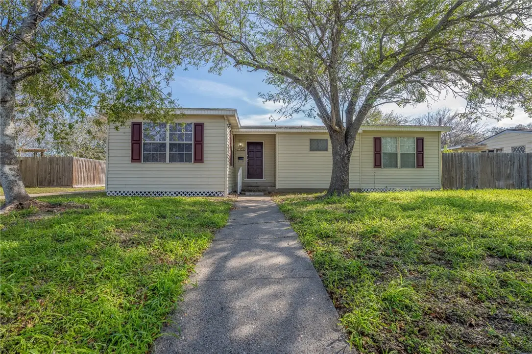 1424 Annapolis Drive, Corpus Christi, TX 78415 - Image #1