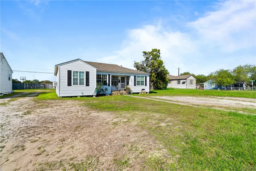 275 & 279 W Longview Street, Corpus Christi, TX 78408 - Image #3