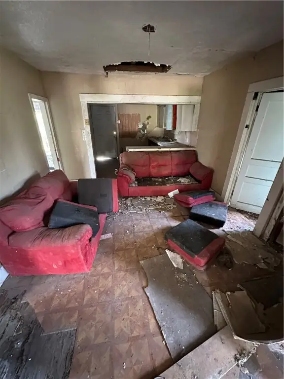 425 E Richard Avenue, Kingsville, TX 78363 - Image #3