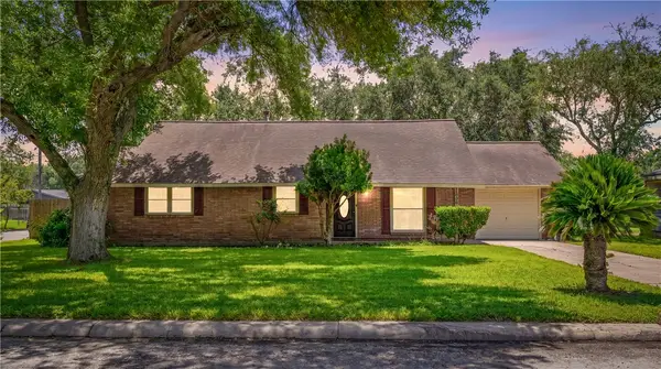 1224 Roosevelt Drive, Alice, TX 78332