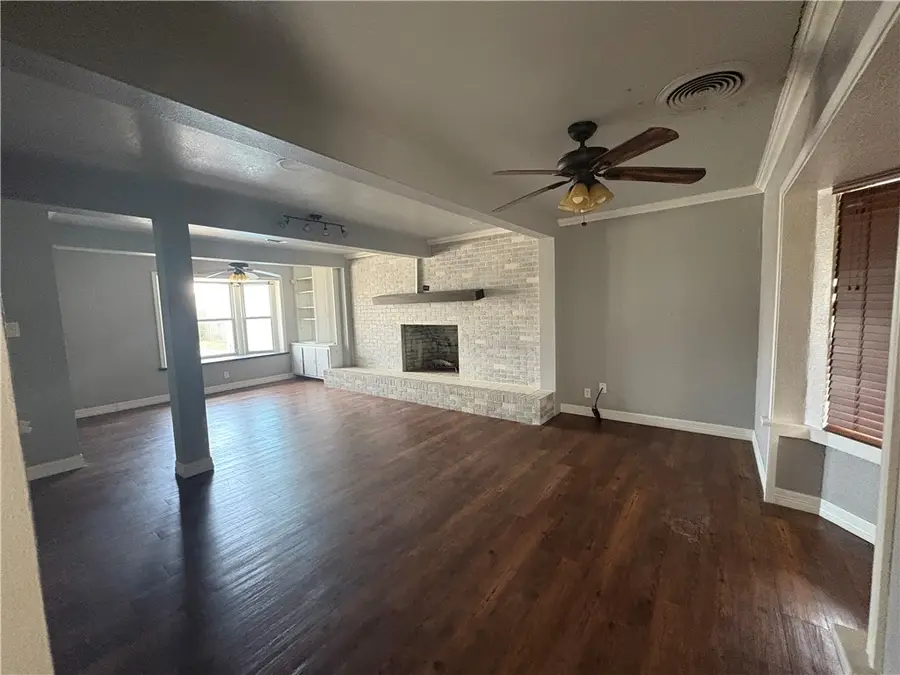 104 E Janin, Portland, TX 78374 - Image #3