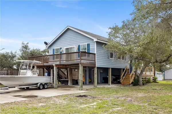 118 S Walker, Aransas Pass, TX 78336
