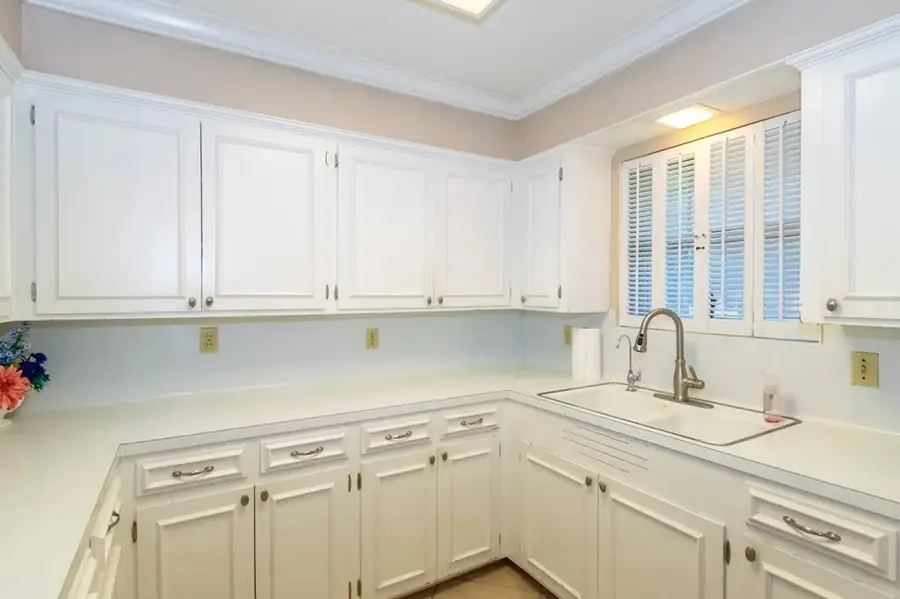 1118 Lincoln, Alice, TX 78332 - Image #3