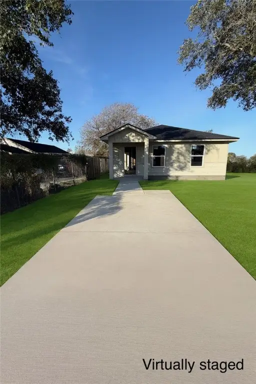 2604 Mccain Drive, Corpus Christi, TX 78410 - Image #2