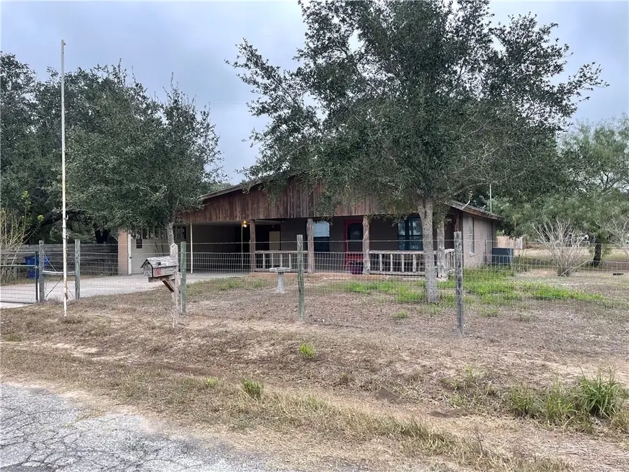 604 W Holland Street, Falfurrias, TX 78355 - Image #3