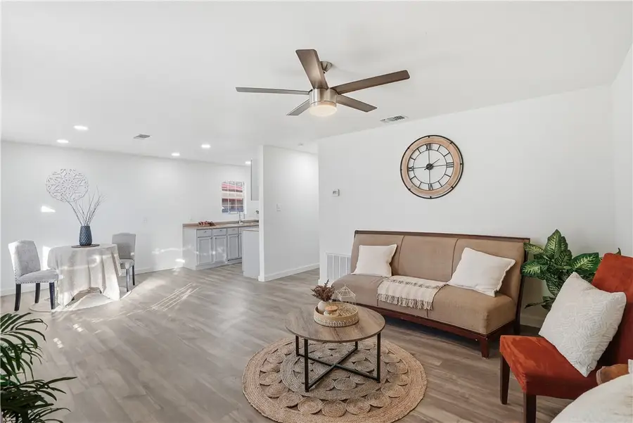 109 Dewey Avenue, Alice, TX 78332 - Image #3