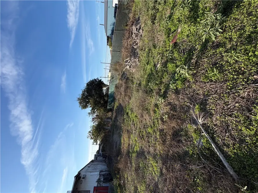 319 Waco Street, Corpus Christi, TX 78401 - Image #2