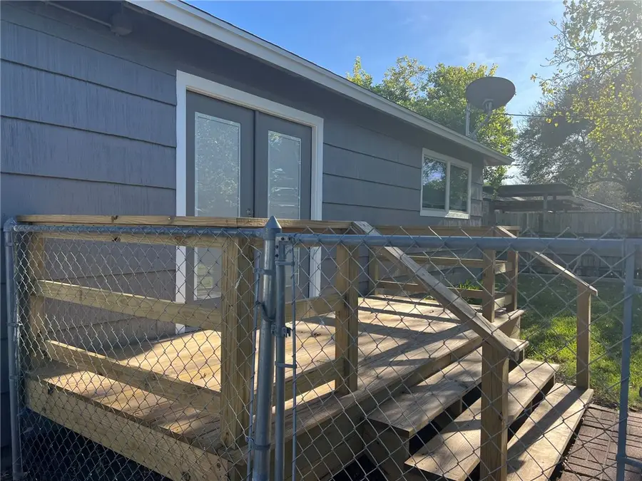 306 Circle Drive, Corpus Christi, TX 78412 - Image #3