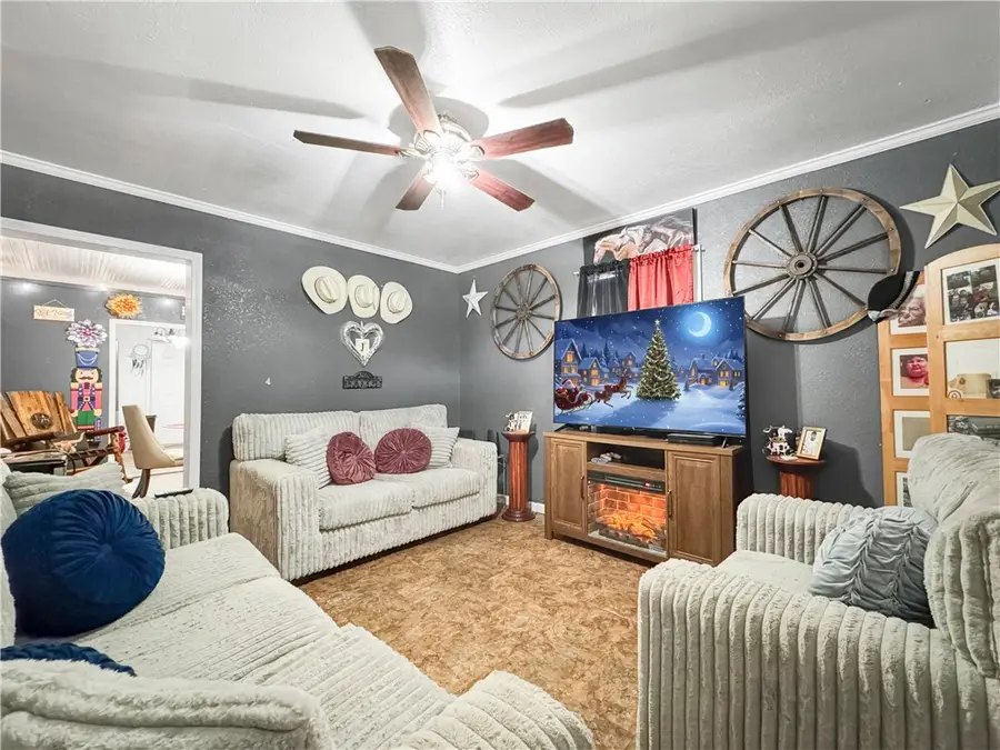 130 W Avenue F, Robstown, TX 78380 - Image #2