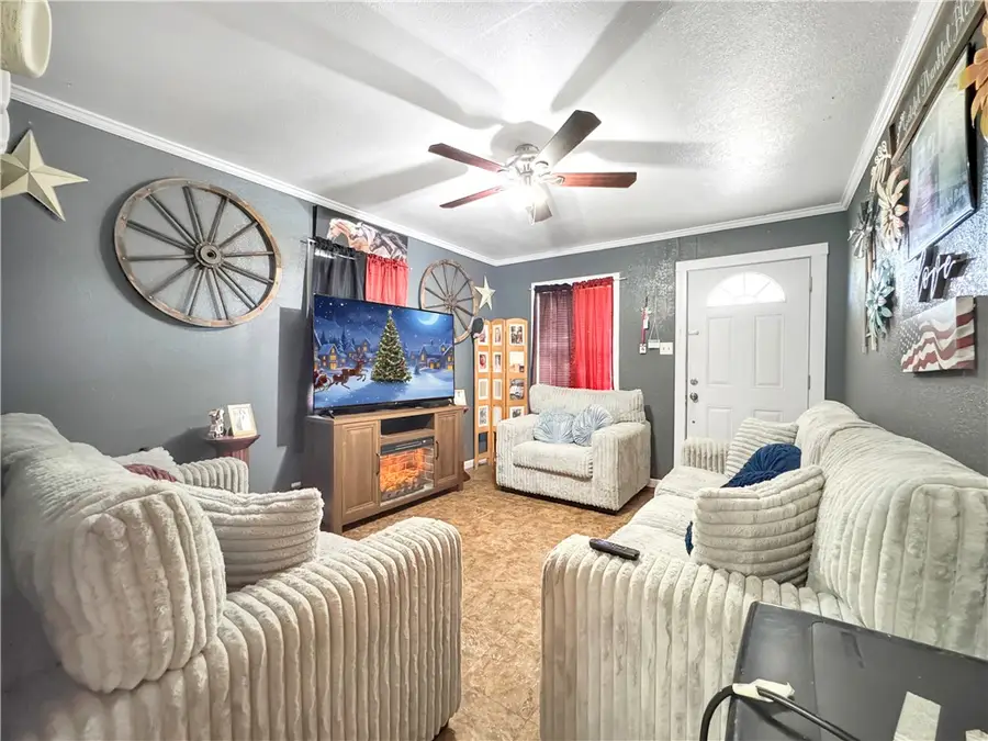 130 W Avenue F, Robstown, TX 78380 - Image #3