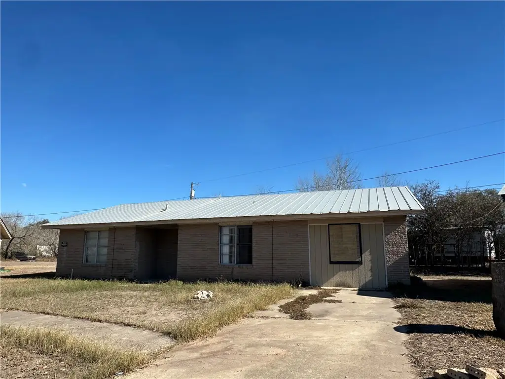 213 Canyonview, George West, TX 78022 - #1