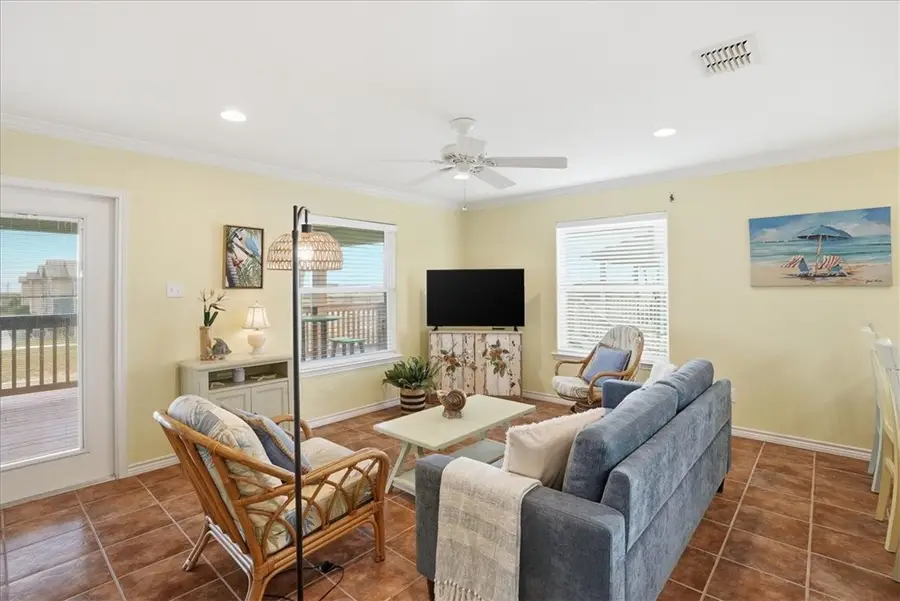 1619 S Church Street, Rockport, TX 78382 - Image #3