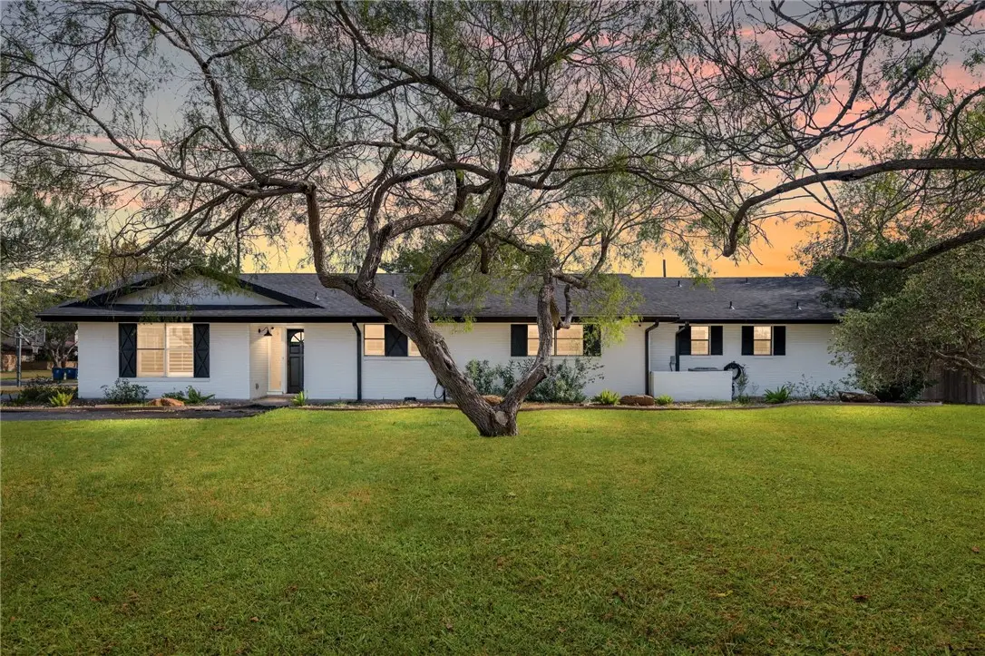 1111 N Hackberry Street, Bishop, TX 78343 - Image #1