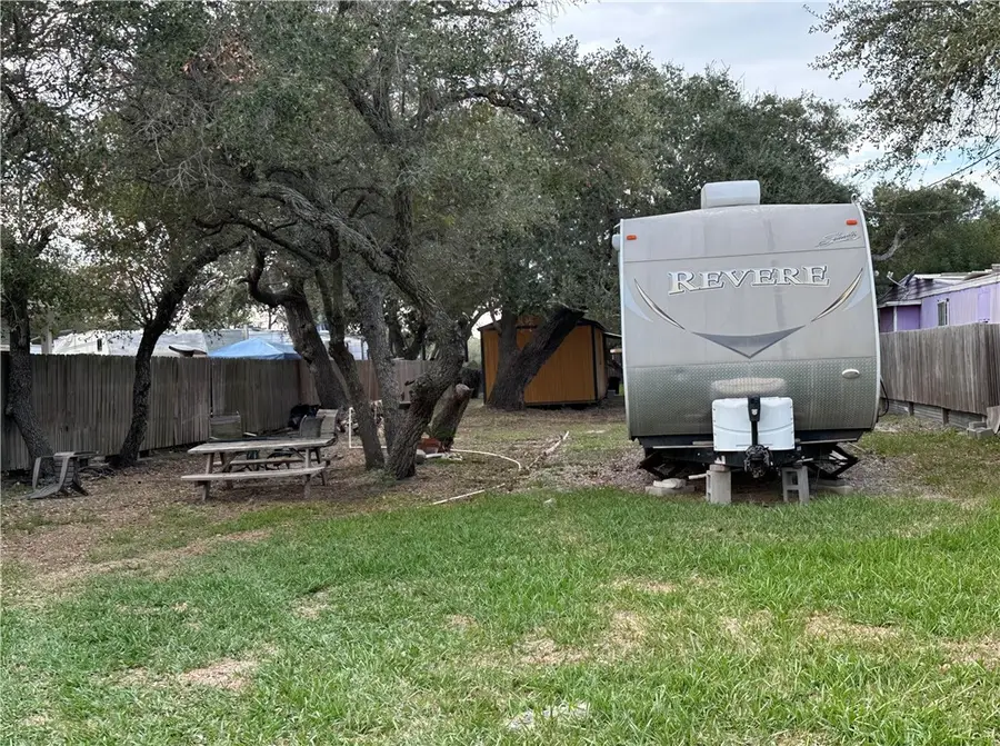 1927 San Antonio Street, Rockport, TX 78382 - Image #2