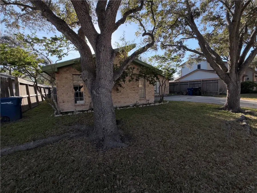 7033 Copper Mountain Drive, Corpus Christi, TX 78413 - Image #3
