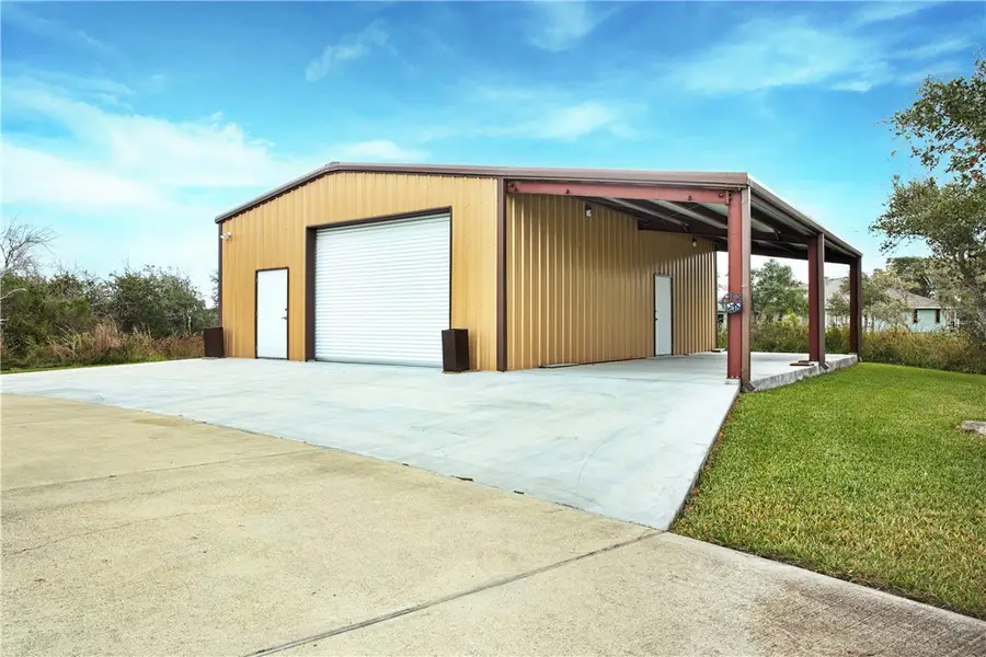 218 Coastal Wildwood Drive, Rockport, TX 78382 - Image #3