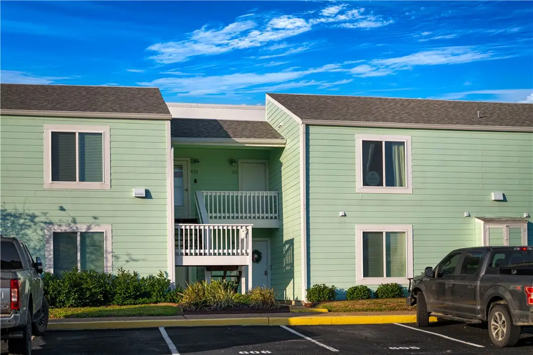 611 Lauderdale Drive, Rockport, TX 78382 - Image #1